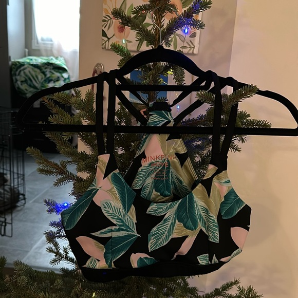 Selling never worn, extra small, sports bra - Picture 1 of 1